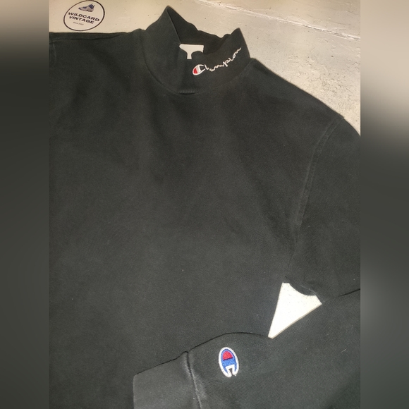 Vintage Champion logo offset on collar black turtleneck Size small - Picture 3 of 3